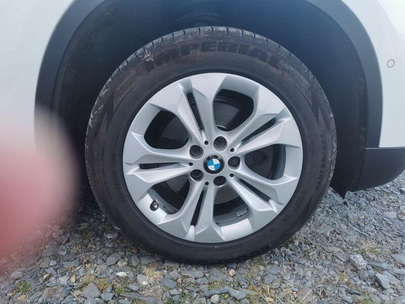 Weiß Gebraucht 2017 BMW X1 Advantage SUV | 13.900 € (Guter Preis) - Bild 1/4