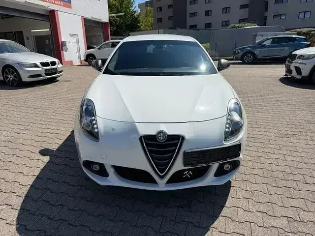 Gebraucht Alfa Romeo Giulietta Sprint 150 PS (110 kW) 2016 Weiß Kleinwagen