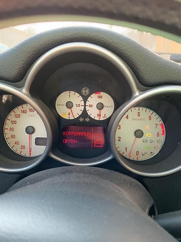 Gebraucht Alfa Romeo 147 120 PS (88 kW) 2004 Schwarz Kleinwagen