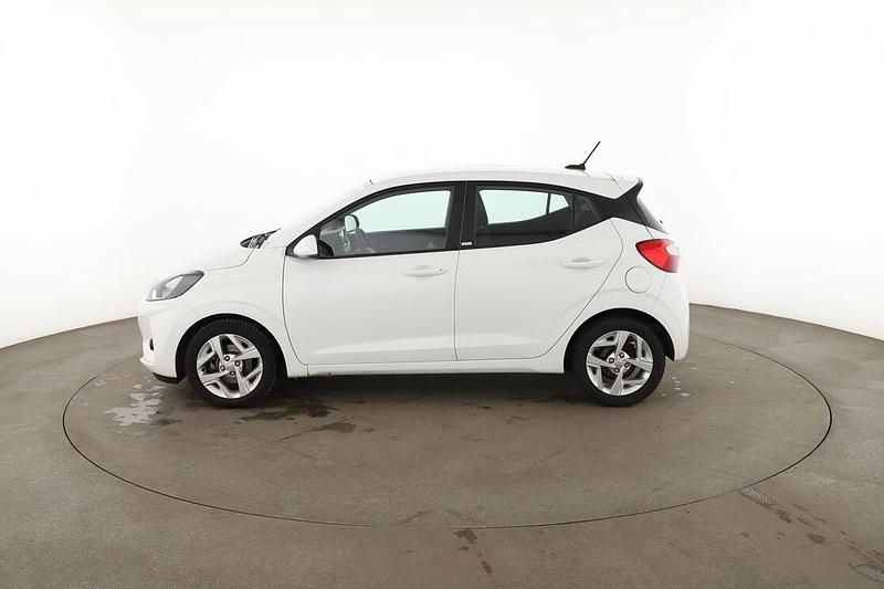Gebraucht Hyundai i10 Trend 84 PS (61 kW) 2021 Weiß Kleinwagen