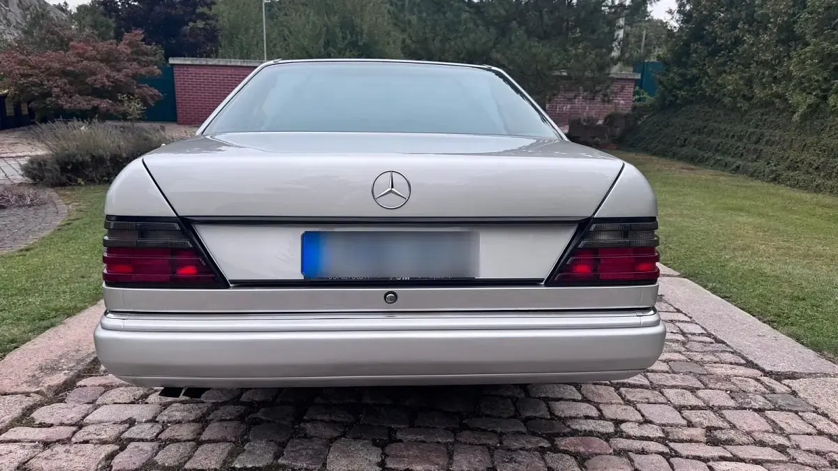 Gebraucht Mercedes E320 220 PS (161 kW) 1993 Silber Coupé