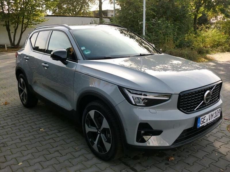 Gebraucht Volvo XC40 Plus 163 PS (119 kW) 2024 Grau SUV