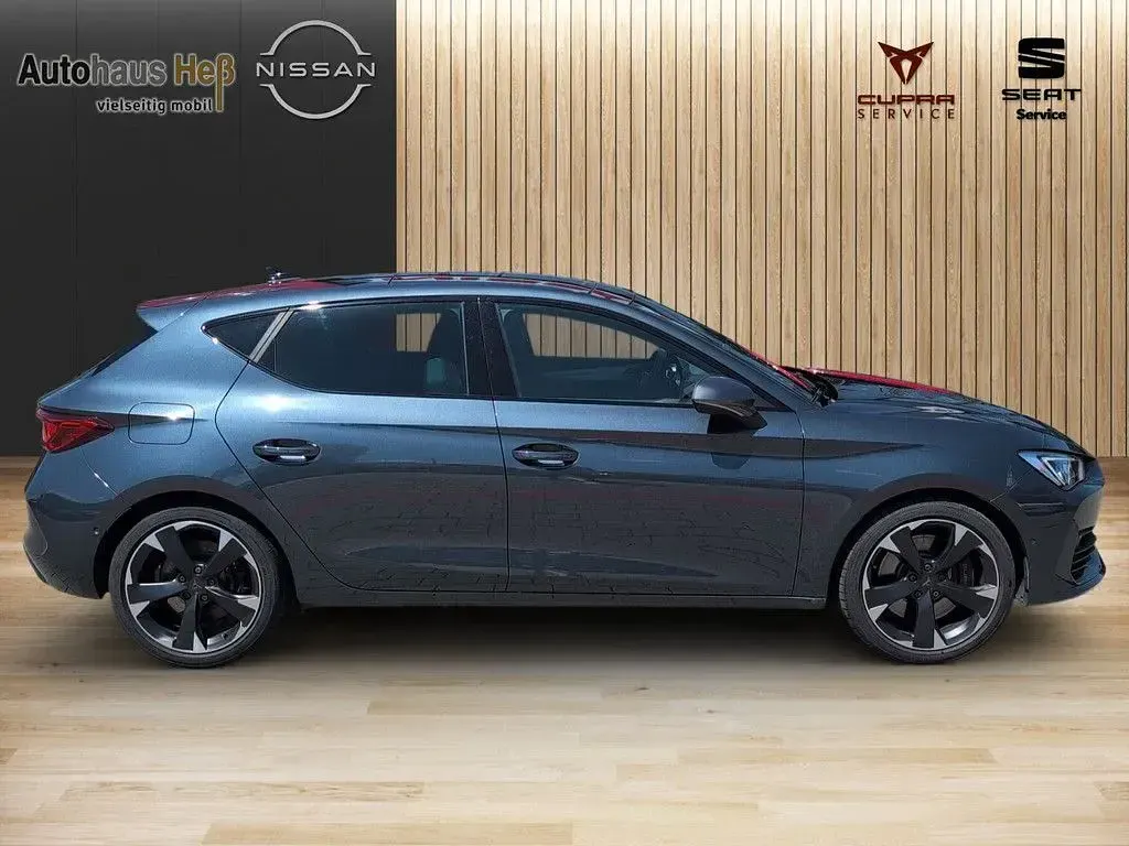 Gebraucht Cupra Leon VZ2 245 PS (180 kW) 2023 Grau (metallic) Limousine