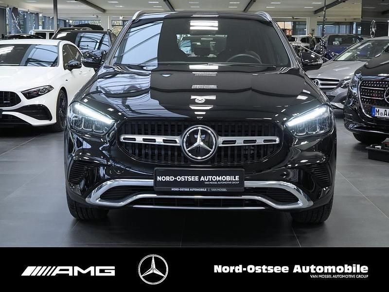 Gebraucht Mercedes GLA200 Progressive 150 PS (110 kW) 2025 Metalliclack kosmosschwarz SUV