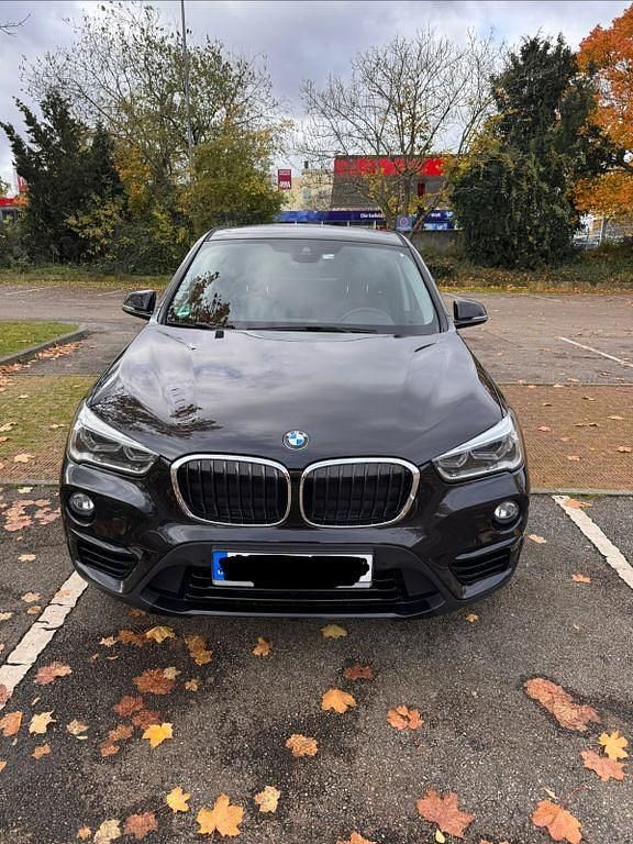 Schwarz Gebraucht 2017 BMW X1 Sport Line SUV | 19.200 € (Guter Preis) - Bild 1/4