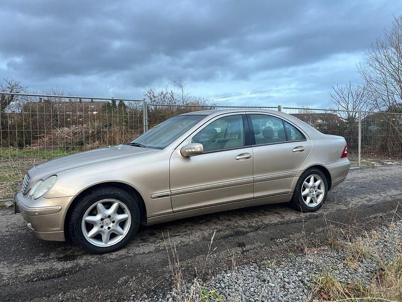 Gebraucht Mercedes C200 163 PS (119 kW) 2002 Beige Limousine