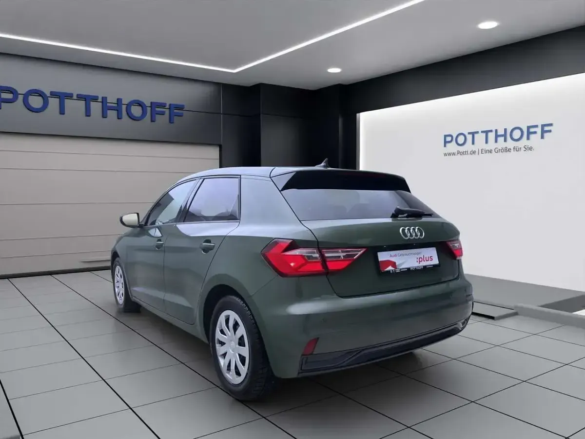 Second-hand Audi A1 Advanced 116 CP (85 kW) 2025 Verde SUV
