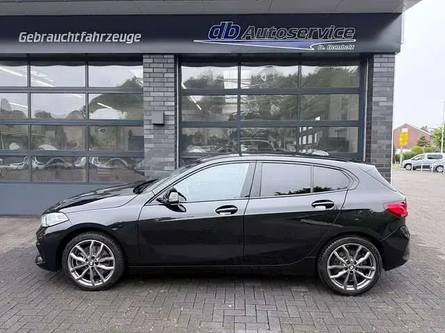 Gebraucht BMW 120 Shadowline 190 PS (139 kW) 2023 Schwarz Kleinwagen