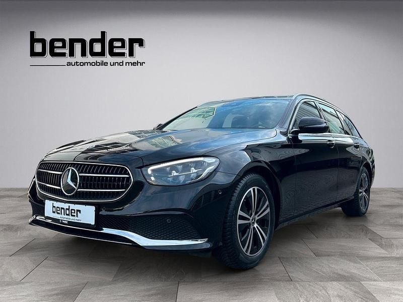 Schwarz Gebraucht 2024 Mercedes E200 Avantgarde Limousine | 42.900 € (Fairer Preis) - Bild 1/4