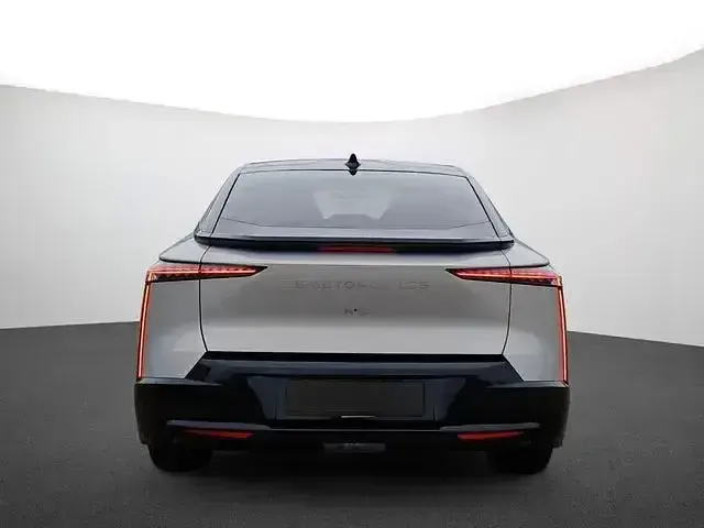 Gebraucht DS Automobiles N°8 180 kW (245 PS) 2025 Grau SUV