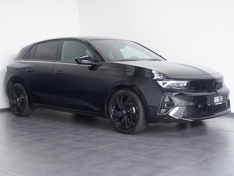 Gebraucht Opel Astra 131 PS (96 kW) 2024 Schwarz Limousine