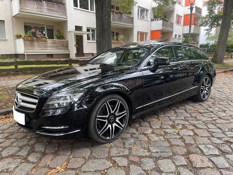 Schwarz Gebraucht 2014 Mercedes CLS350 Shooting Brake Kombi | 10.900 € (Superpreis) - Bild 1/4