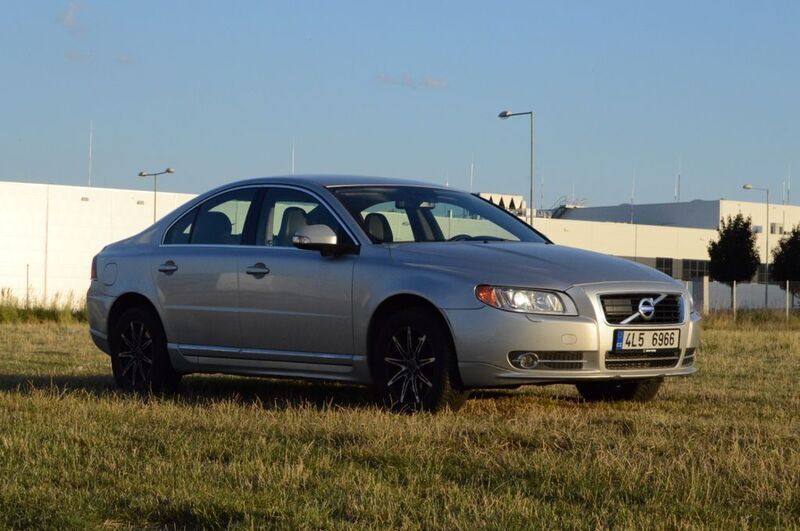 Silber Gebraucht 2010 Volvo S80 Summum Limousine | 6.700 € (Fairer Preis) - Bild 1/4