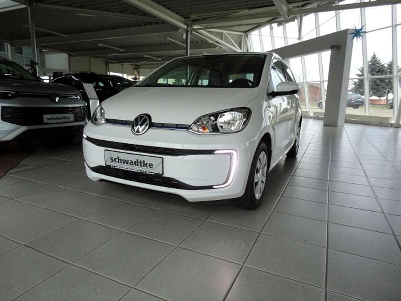 Pure white Gebraucht 2021 VW e-up! move up! Kleinwagen | 14.890 € (Fairer Preis) - Bild 1/4