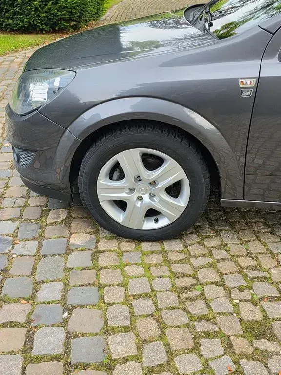 Gebraucht Opel Astra Sport 116 PS (85 kW) 2010 Grau Kombi