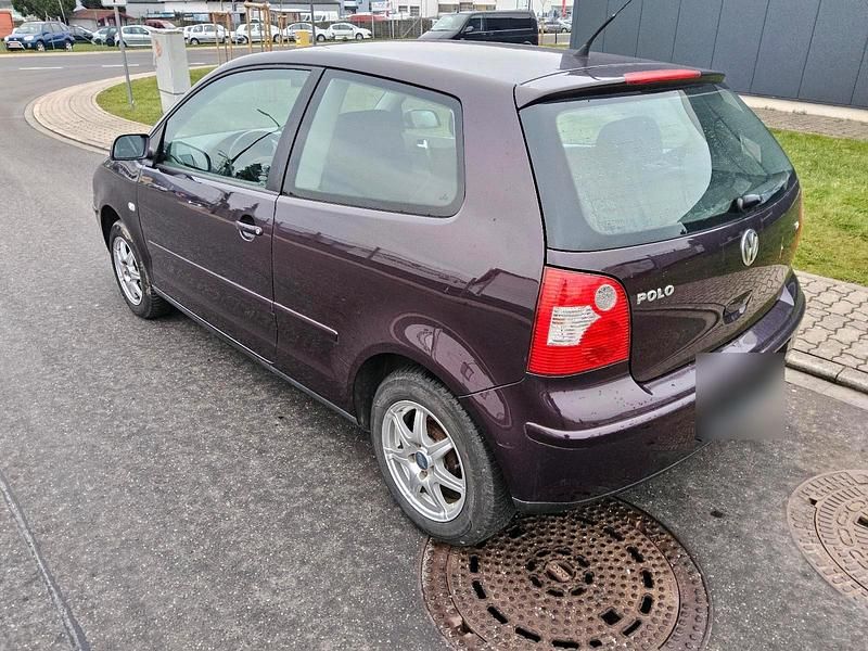 Gebraucht VW Polo 64 PS (47 kW) 2004 Violet Kleinwagen