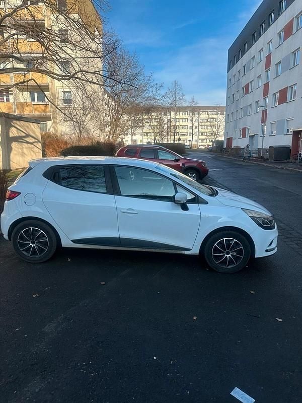 Gebraucht Renault Clio IV 90 PS (66 kW) 2016 Weiß Kleinwagen