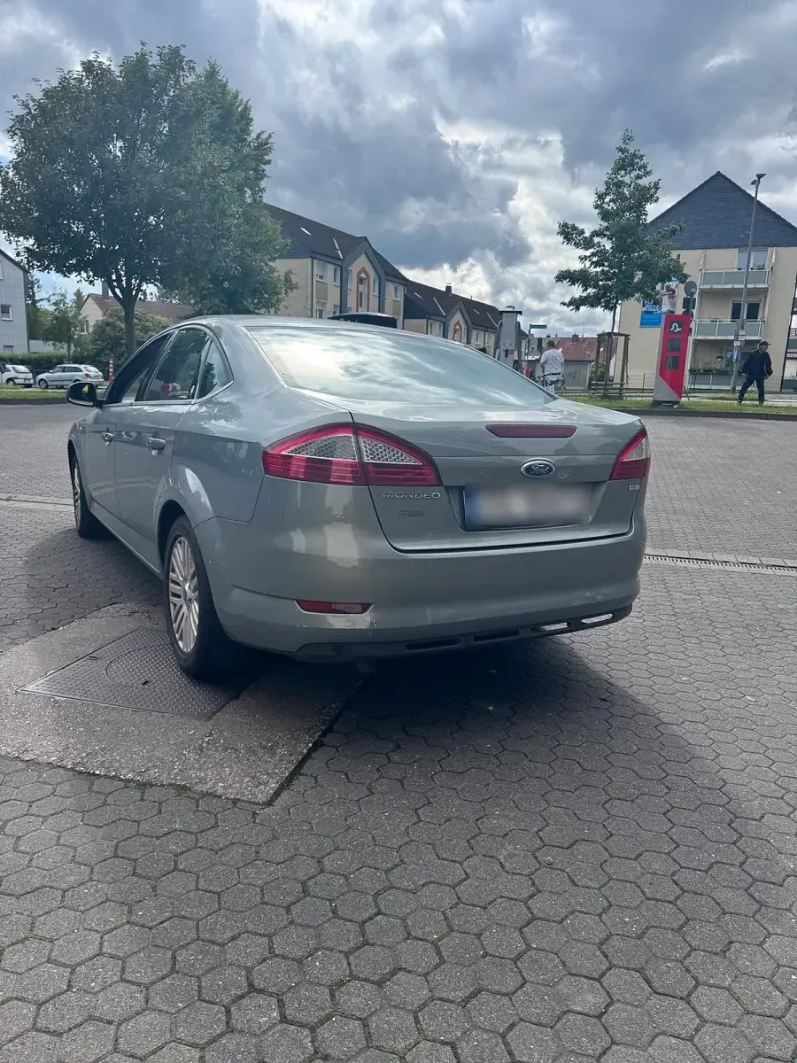 Gebraucht Ford Mondeo 140 PS (102 kW) 2008 Silber Limousine