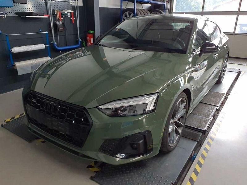 Grün Gebraucht 2022 Audi A5 Sport Coupé | 45.930 € - Bild 1/4