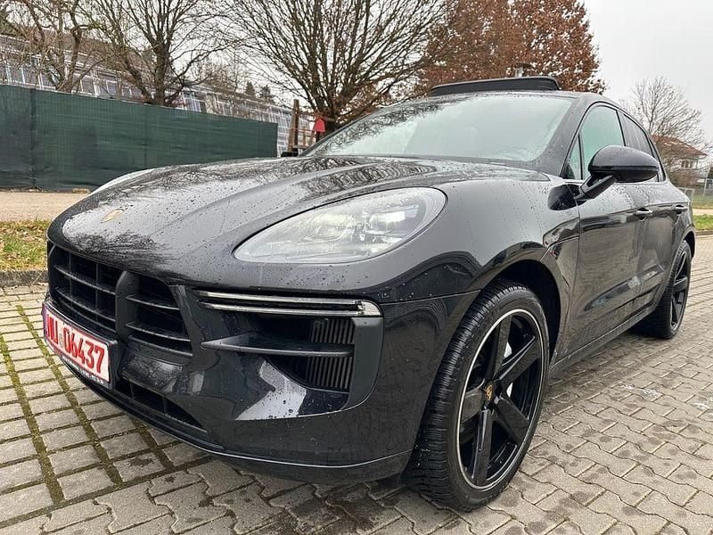 Tiefschwarz Gebraucht 2020 Porsche Macan Turbo SUV | 44.900 € (Superpreis) - Bild 1/4