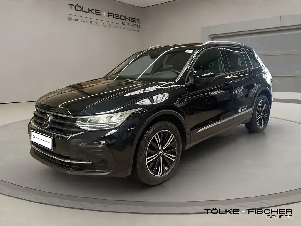 Gebraucht VW Tiguan Active 150 PS (110 kW) 2021 Schwarz SUV