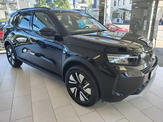 Neu Opel Frontera 145 PS (106 kW) 2026 Schwarz SUV
