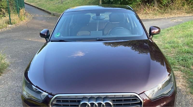 Violet Gebraucht 2012 Audi A1 Sportback Kleinwagen | 6.500 € (Fairer Preis) - Bild 1/4