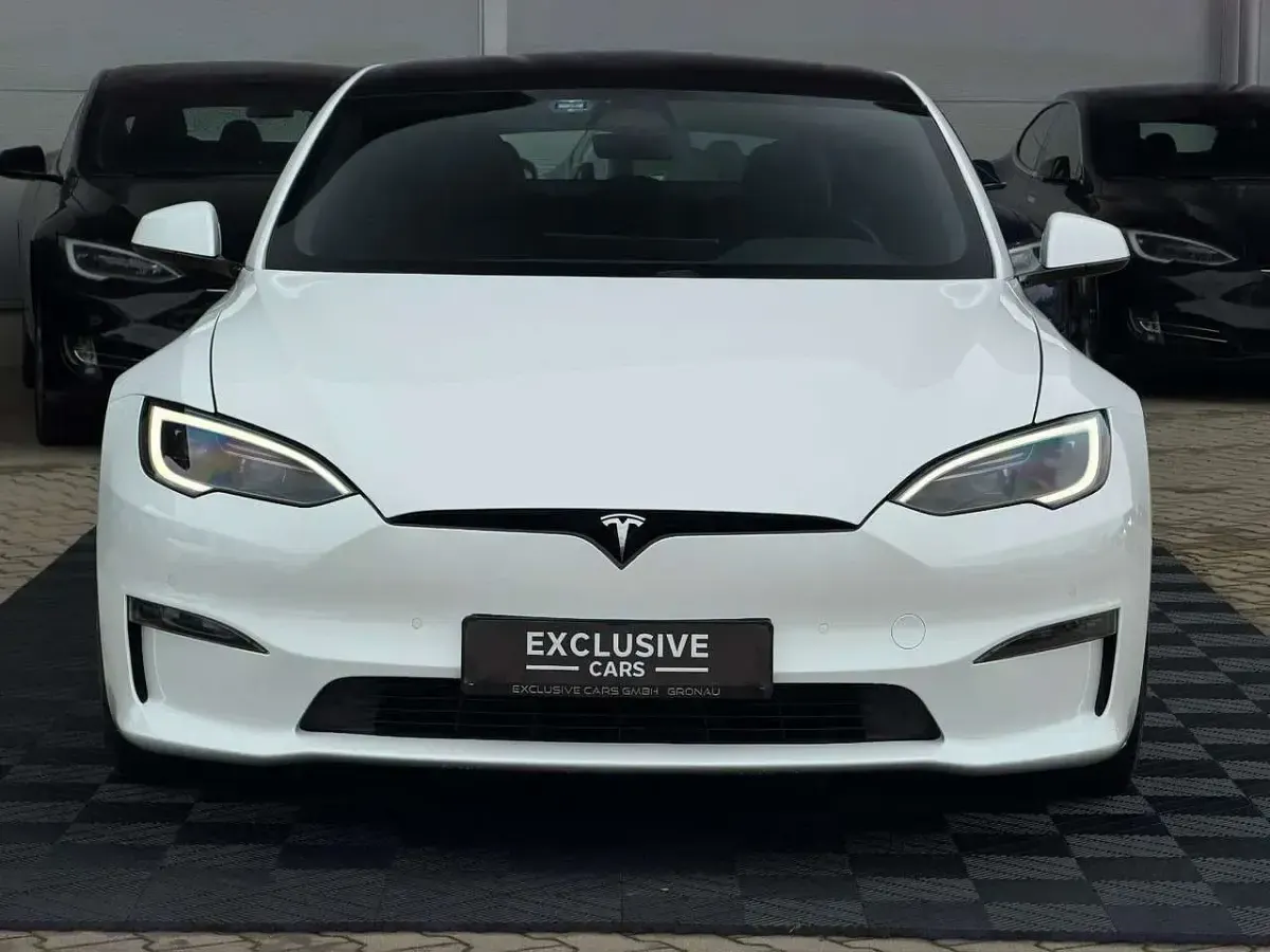 Gebraucht Tesla Model S Plaid 759 kW (1033 PS) 2022 Pearl white multicoat Kleinwagen