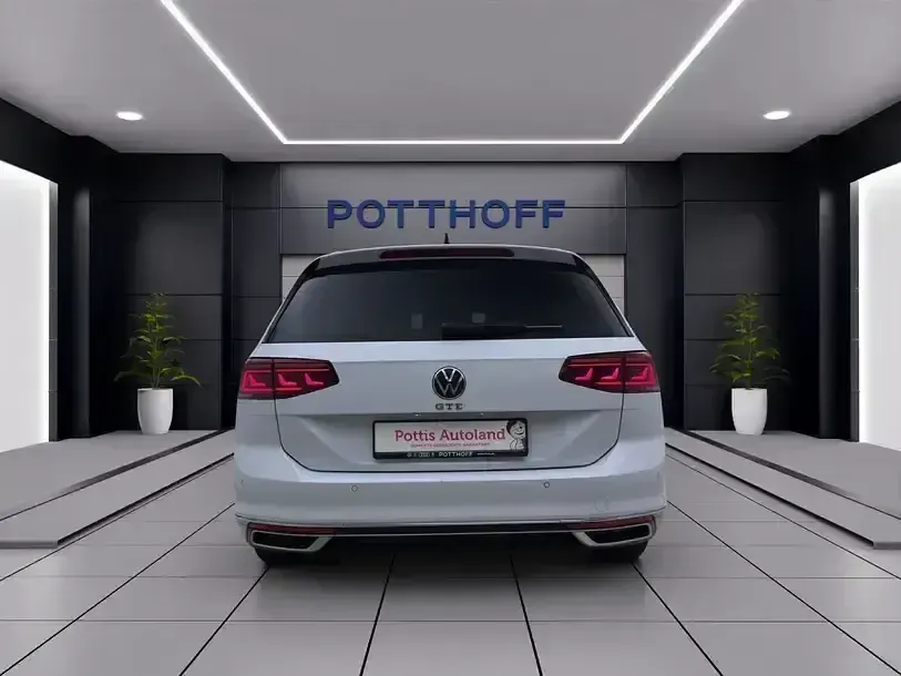 Gebraucht VW Passat GTE 218 PS (160 kW) 2023 Weiß Kombi