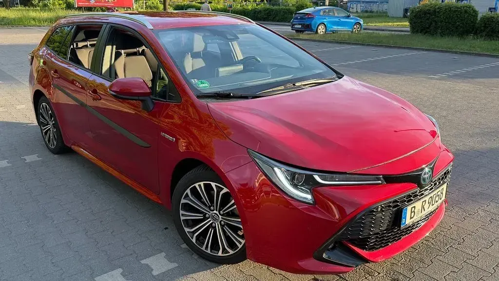 Gebraucht Toyota Corolla Club 152 PS (111 kW) 2019 Rot Kombi