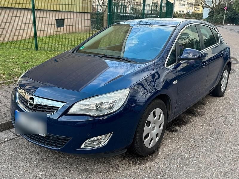 Gebraucht Opel Astra 116 PS (85 kW) 2010 Blau Limousine