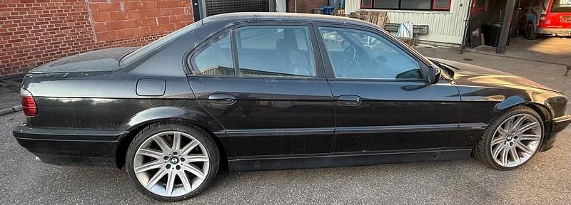 Gebraucht BMW 730 Basis 220 PS (161 kW) 1994 Schwarz Limousine