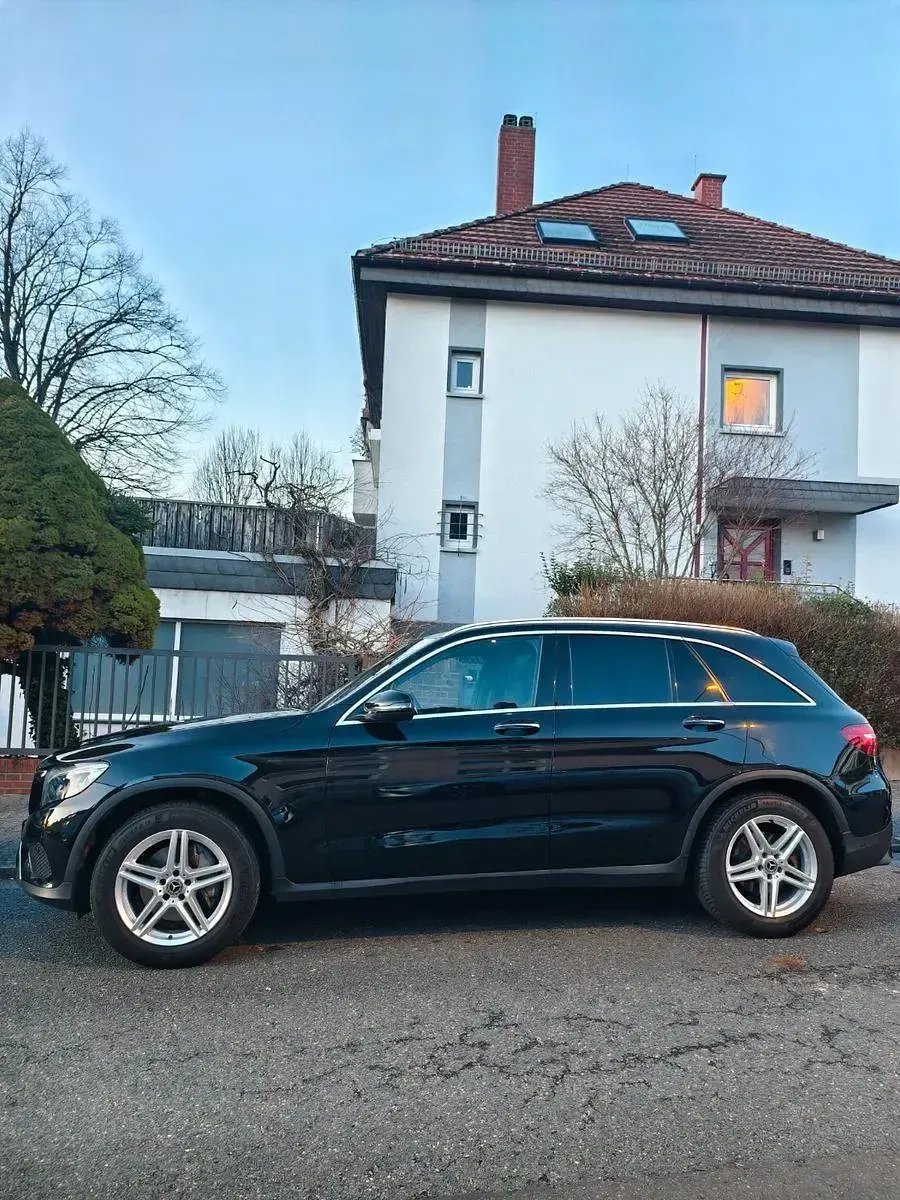 Gebraucht Mercedes GLC250 AMG 204 PS (150 kW) 2016 Schwarz SUV