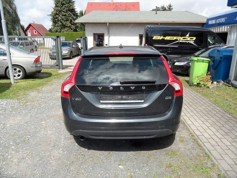 Gebraucht Volvo V60 Momentum 163 PS (119 kW) 2012 Savile grey / metallic Kombi