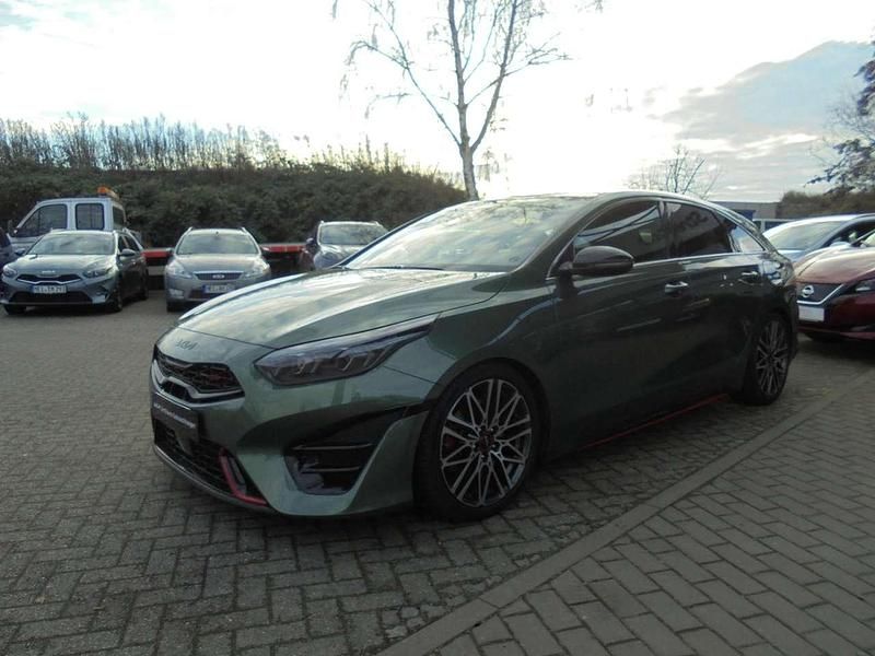 Gebraucht Kia ProCeed GT 204 PS (150 kW) 2024 Experience grün metallic Kombi