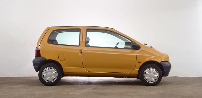 Używany Renault Twingo 55 KM (40 kW) 1993 Żółty Hatchback