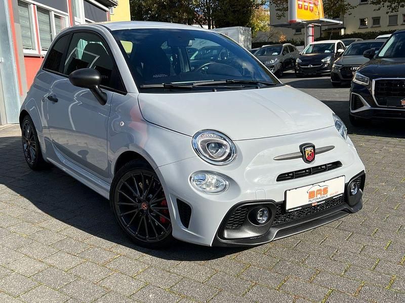 Gebraucht Abarth 695 179 PS (131 kW) 2022 Grigio cenere/abarth/campovolo Kleinwagen
