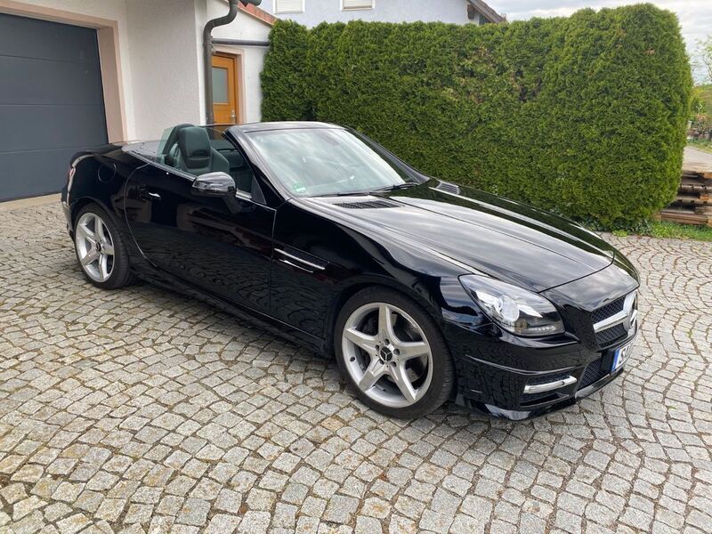 Schwarz Gebraucht 2012 Mercedes SLK200 AMG Cabrio | 18.900 € (Fairer Preis) - Bild 1/4