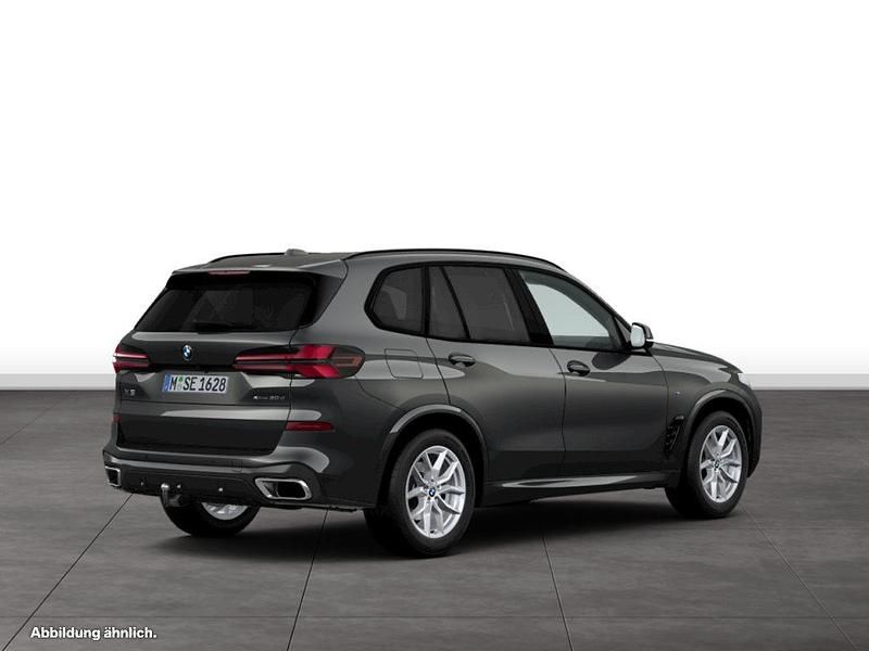 Grau Gebraucht 2025 BMW X5 M Sport SUV | 84.400 € (Teuer) - Bild 1/1