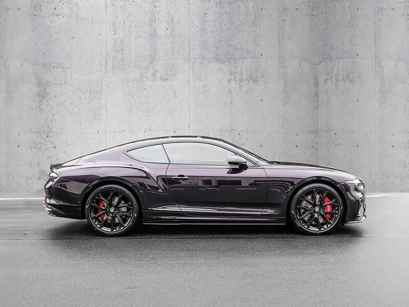 Neu Bentley Continental 680 PS (500 kW) 2026 Damson Coupé
