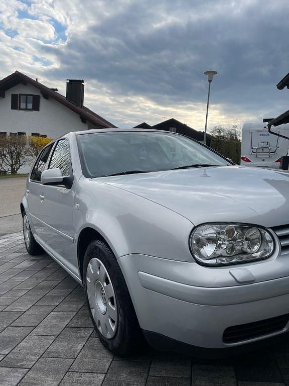 Gebraucht VW Golf IV Highline 105 PS (77 kW) 2000 Silber Limousine
