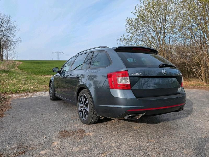 Gebraucht Skoda Octavia RS 220 PS (161 kW) 2016 Grau Kleinwagen