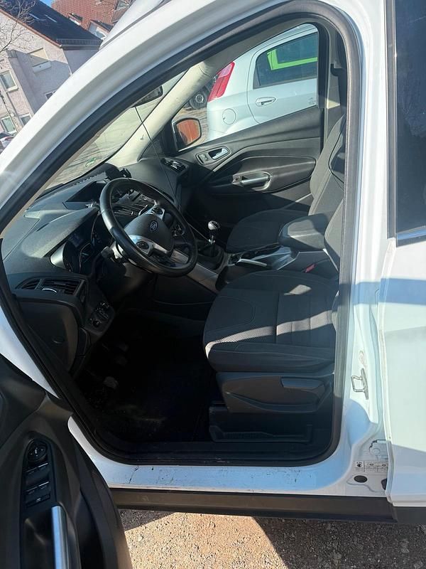 Gebraucht Ford Kuga 150 PS (110 kW) 2013 Weiß SUV