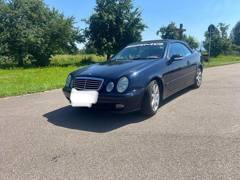 Blau Gebraucht 2001 Mercedes CLK230 Cabrio | 5.200 € (Fairer Preis) - Bild 1/4