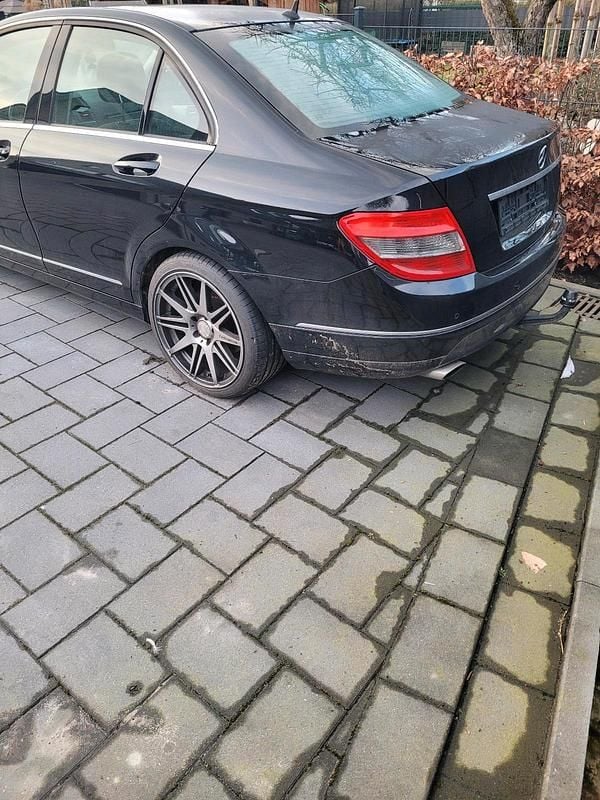 Gebraucht Mercedes C200 184 PS (135 kW) 2010 Schwarz Limousine