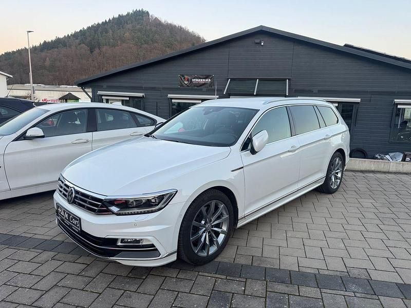 Weiß Gebraucht 2017 VW Passat Highline Kombi | 14.990 € (Fairer Preis) - Bild 1/4
