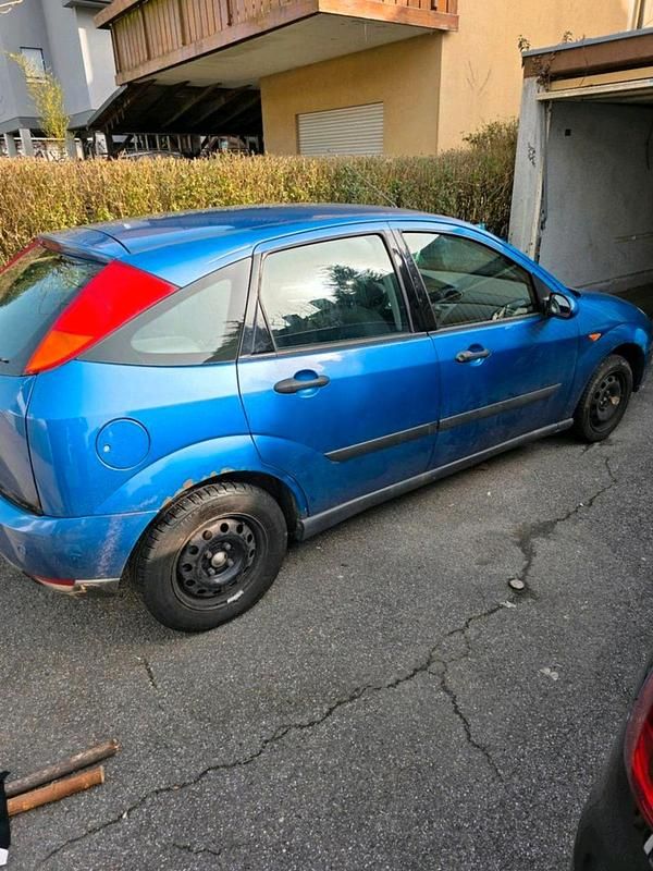 Gebraucht Ford Focus 115 PS (84 kW) 1999 Blau Limousine