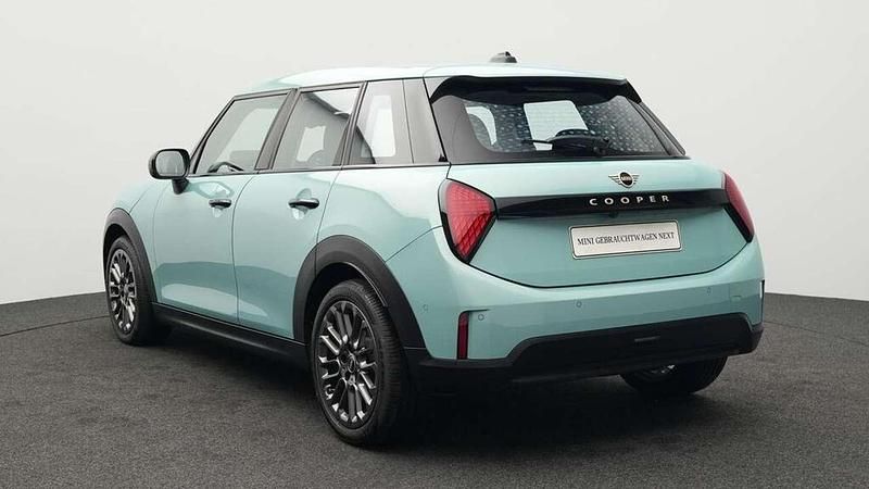 Używany Mini Cooper Classic 156 KM (114 kW) 2024 Zielony Hatchback