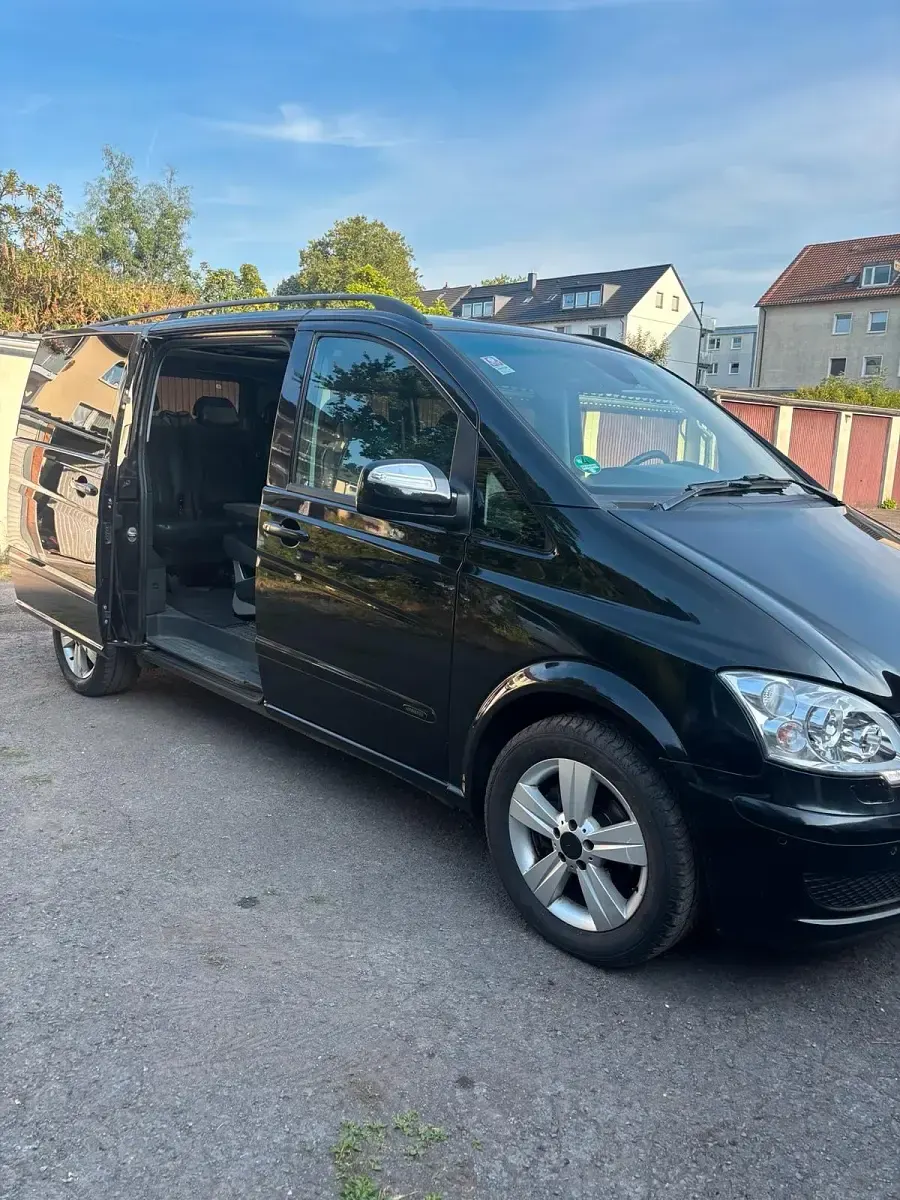 Gebraucht Mercedes Viano 170 PS (125 kW) 2012 Schwarz Van / Kleinbus