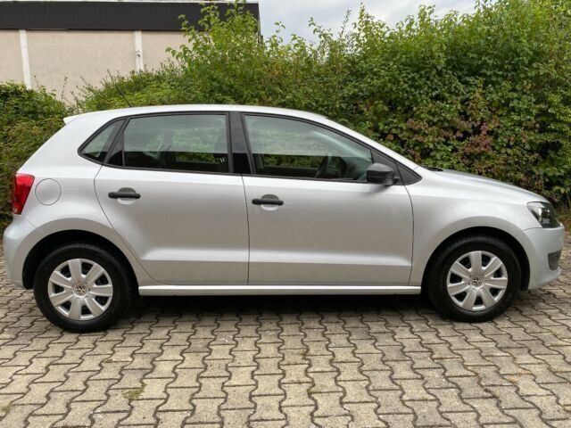 Gebraucht VW Polo Trendline 69 PS (50 kW) 2013 Silber metallic Kleinwagen